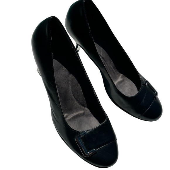 Aerosoles Heelrest "Colorado" Black Leather Pump, Silver Buckle, 9.5 - Picture 6 of 10
